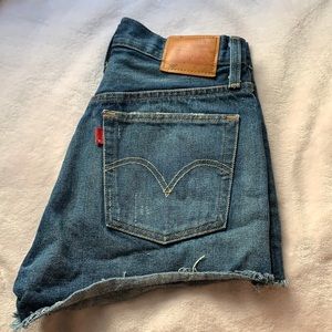 Levi’s 501 jean shorts